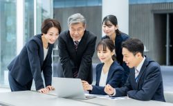 自己成長と会社の未来をつなぐ ー アイエスエフネットの「週報」ー